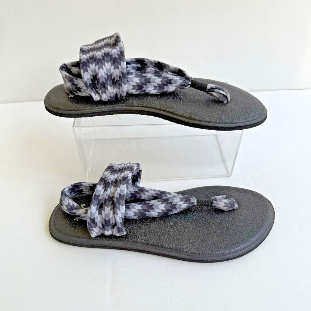 Sanuk Womens 7 Sandals Yoga Mat Soles Slingback Black Gray Chevron Comfort